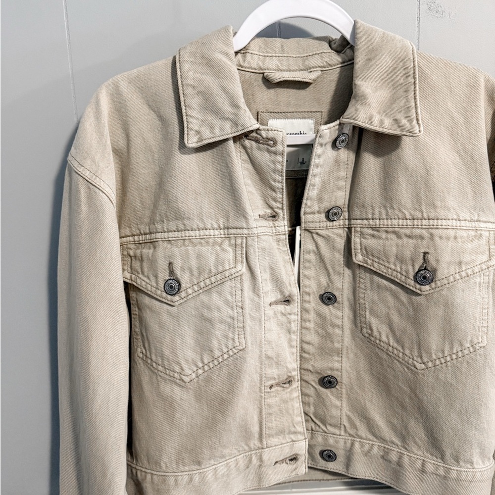 NWT Abercrombie & Fitch Beige Denim Jacket - Picture 6 of 7